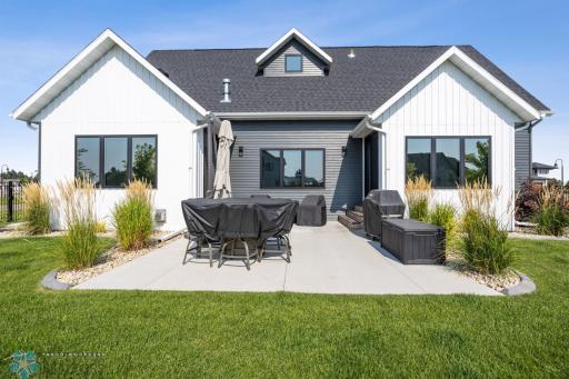 6090 Wildflower Drive S, Fargo, ND 58104