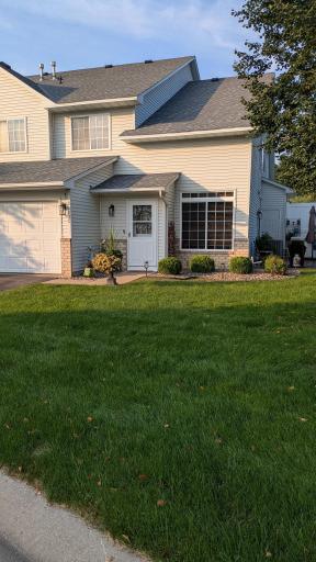 8682 Quarry Ridge Lane, E, Woodbury, MN 55125