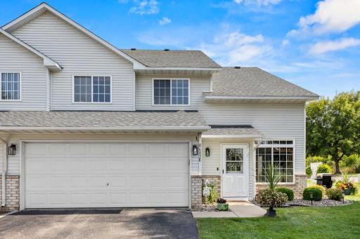 8682 Quarry Ridge Lane, E, Woodbury, MN 55125