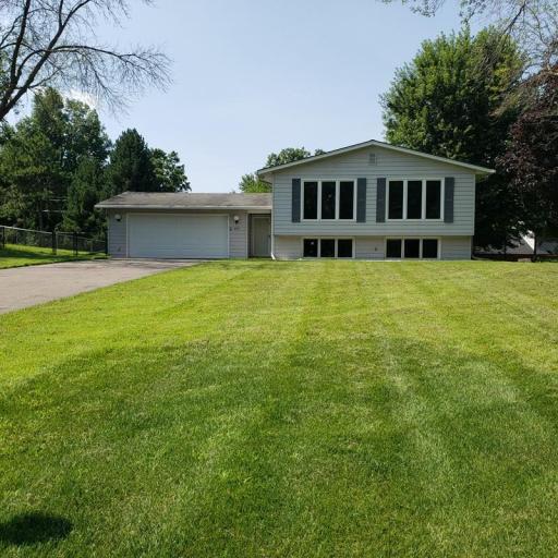 455 Black Oaks Lane N, Minneapolis, MN 55447