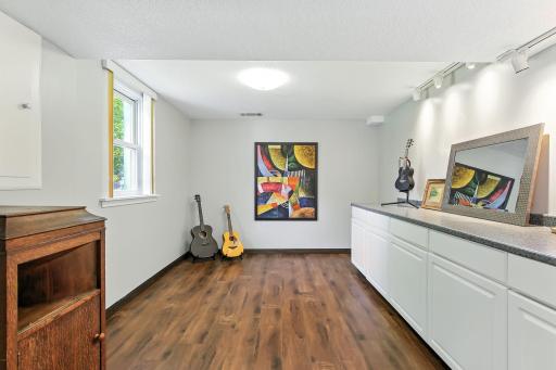 455 Black Oaks Lane N, Minneapolis, MN 55447