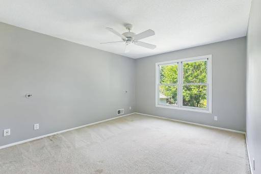 455 Black Oaks Lane N, Minneapolis, MN 55447