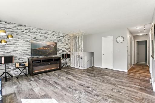 455 Black Oaks Lane N, Minneapolis, MN 55447