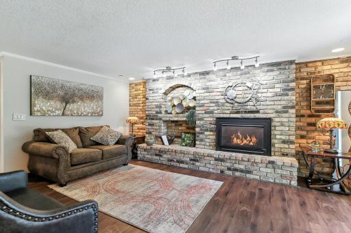 455 Black Oaks Lane N, Minneapolis, MN 55447