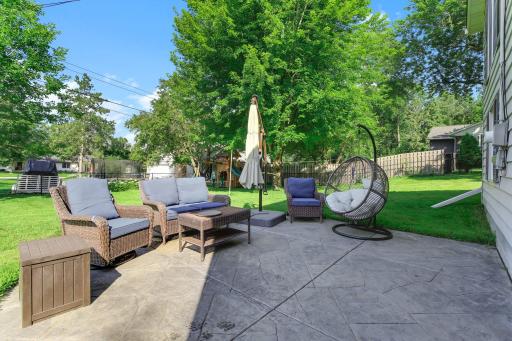 455 Black Oaks Lane N, Minneapolis, MN 55447
