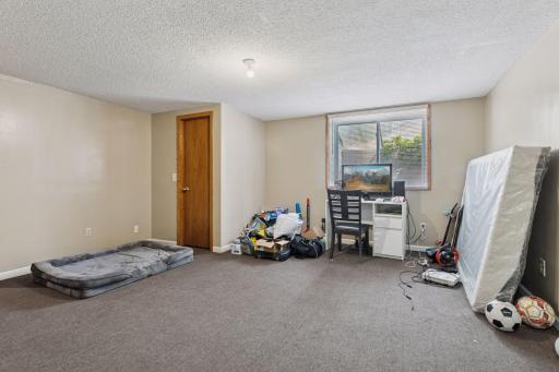 501 Shadyside Circle, Hopkins, MN 55343