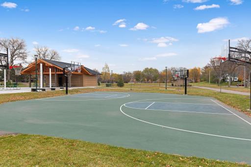 501 Shadyside Circle, Hopkins, MN 55343