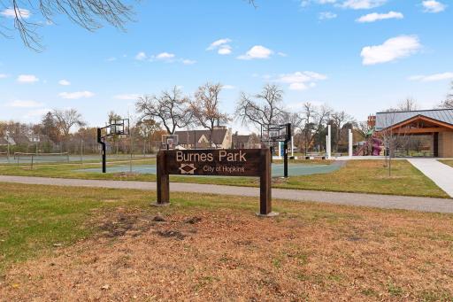 501 Shadyside Circle, Hopkins, MN 55343