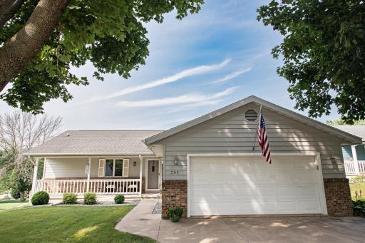 305 Regent Drive, La Crescent, MN 55947