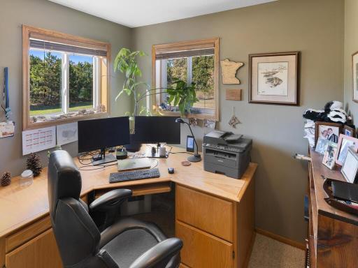 Flex Room - can be home Office, Craft/Hobby Room, Kids play room