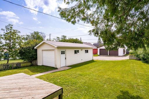 Oversized 1 car garage with door on front and back