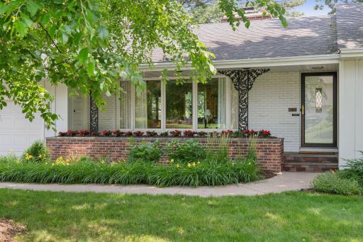 8254 Westwood Hills Curve, Saint Louis Park, MN 55426