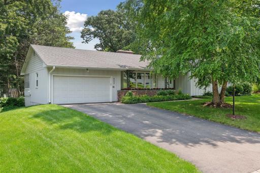 8254 Westwood Hills Curve, Saint Louis Park, MN 55426