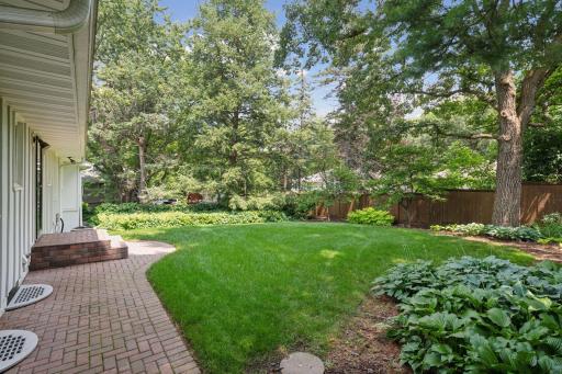 8254 Westwood Hills Curve, Saint Louis Park, MN 55426