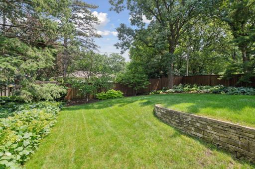 8254 Westwood Hills Curve, Saint Louis Park, MN 55426