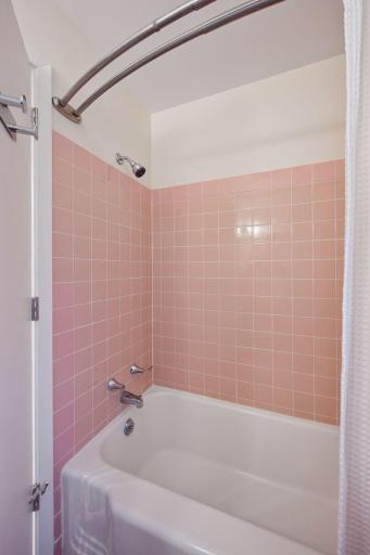 8254 Westwood Hills Curve, Saint Louis Park, MN 55426