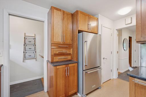 8254 Westwood Hills Curve, Saint Louis Park, MN 55426