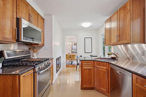 8254 Westwood Hills Curve, Saint Louis Park, MN 55426