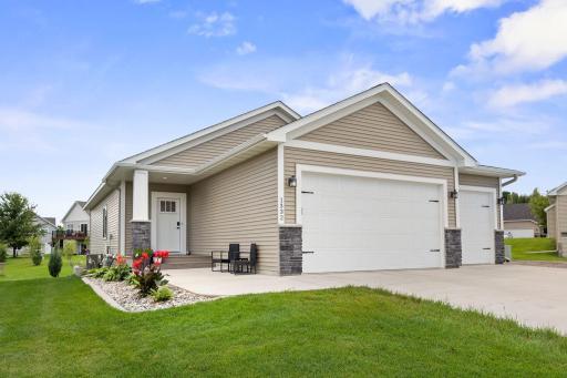 1332 Southfork Drive SE, Hutchinson, MN 55350
