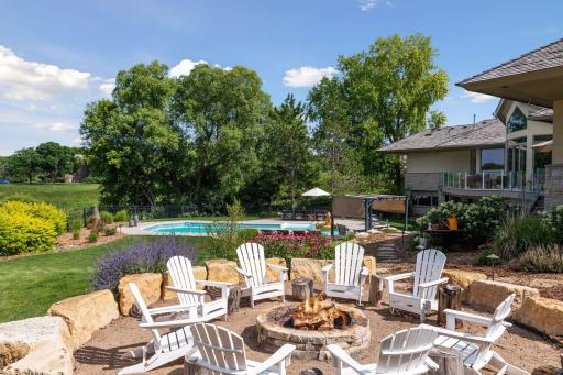525 Navajo Road W, Medina, MN 55340