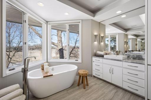 525 Navajo Road W, Medina, MN 55340
