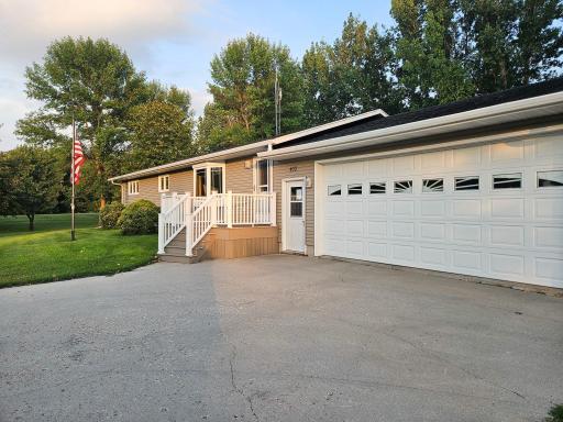 432 E 2nd Street, Argyle, MN 56713