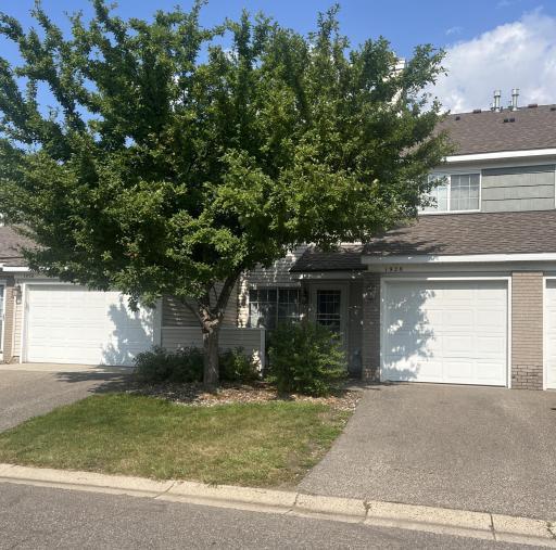 1928 Glenfield Court, Eagan, MN 55122
