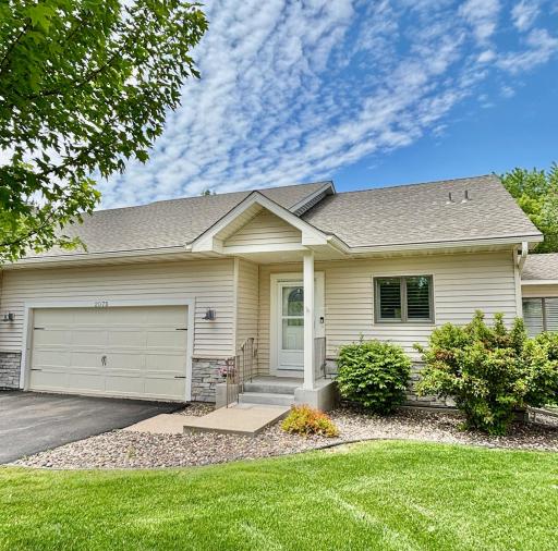 2075 Cardinal Glen, Maplewood, MN 55109