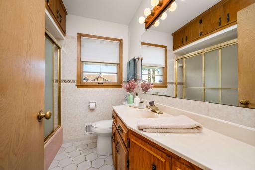 5956 Admiral Lane N, Brooklyn Center, MN 55429