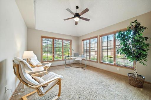 Den, Sunroom, Office, TV Room, could be used for many purposes!