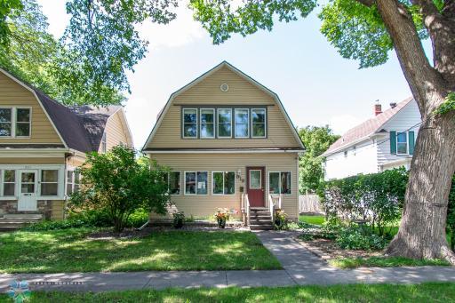919 10th Street S, Fargo, ND 58103