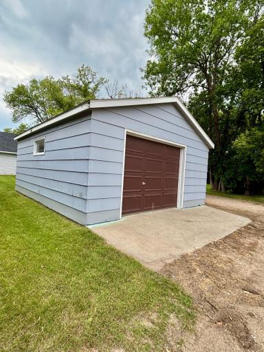 616 Tindolph Avenue S, Thief River Falls, MN 56701