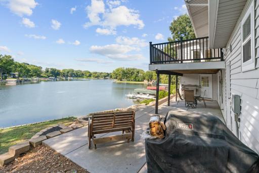 Stunning property, lakefront and entertainment areas!