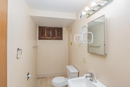 136 White Bear Avenue N, Saint Paul, MN 55106