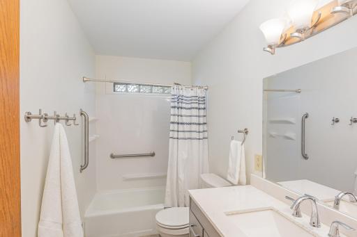136 White Bear Avenue N, Saint Paul, MN 55106