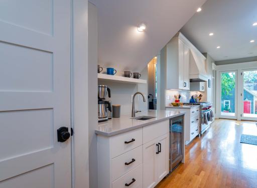 976 Lincoln Avenue, Saint Paul, MN 55105