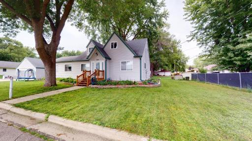 705 Glenview Drive, Albert Lea, MN 56007