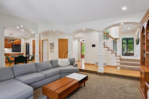 14709 White Oak Drive, Burnsville, MN 55337