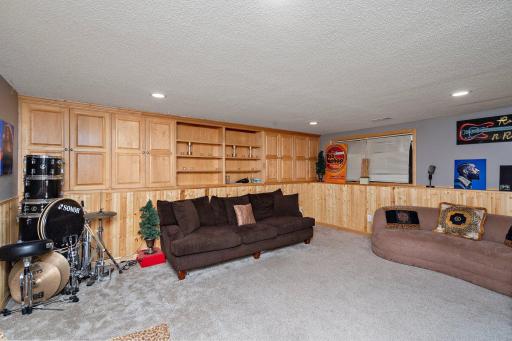 8998 Montegue Terrace, Minneapolis, MN 55443