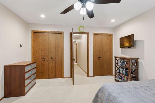 1349 Tamberwood Trail, Woodbury, MN 55125