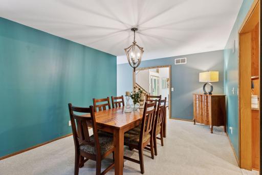 1349 Tamberwood Trail, Woodbury, MN 55125
