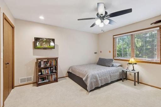 1349 Tamberwood Trail, Woodbury, MN 55125