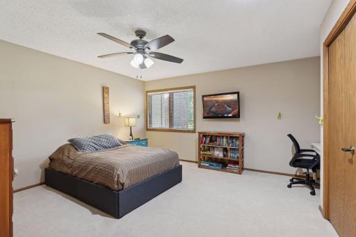 1349 Tamberwood Trail, Woodbury, MN 55125