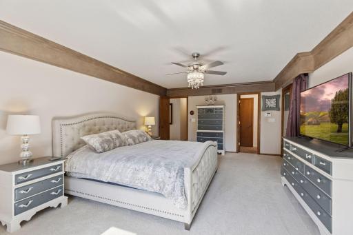 1349 Tamberwood Trail, Woodbury, MN 55125