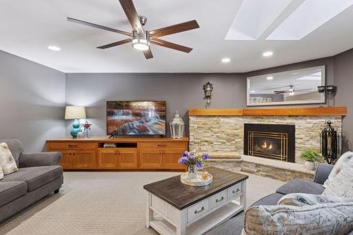 1349 Tamberwood Trail, Woodbury, MN 55125