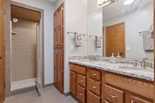 1349 Tamberwood Trail, Woodbury, MN 55125