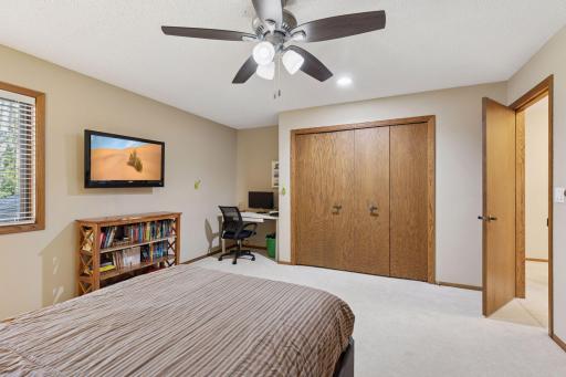1349 Tamberwood Trail, Woodbury, MN 55125