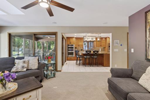 1349 Tamberwood Trail, Woodbury, MN 55125