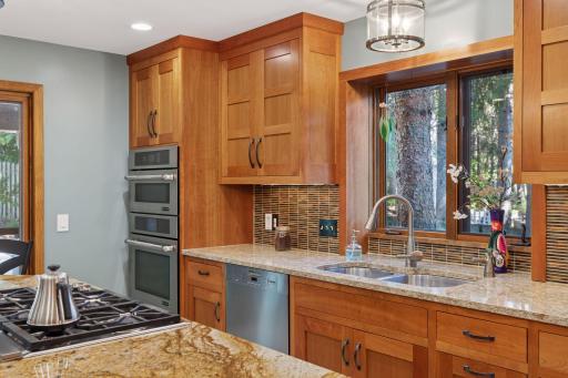 1349 Tamberwood Trail, Woodbury, MN 55125