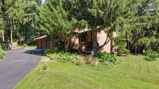 1349 Tamberwood Trail, Woodbury, MN 55125